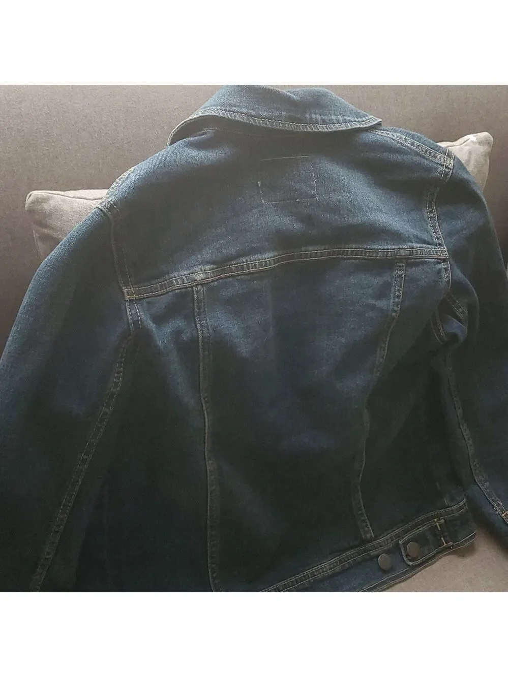 Old Navy jacket women’s Small sz S long Sleeve Denim Jean Trucker Blue Crop